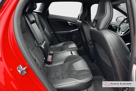 Volvo V40 17 of 21