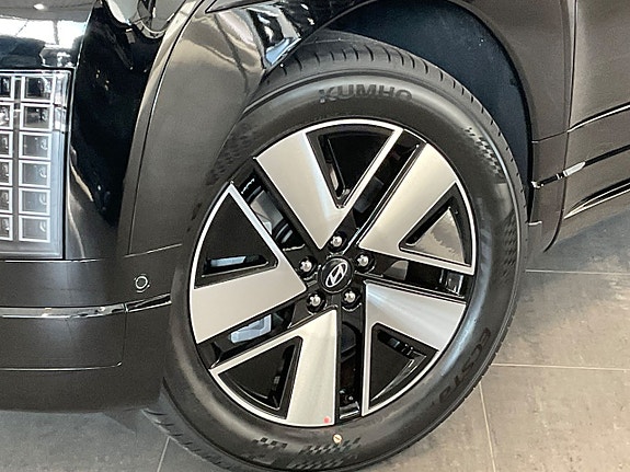 Hyundai Ioniq 9 7 of 28