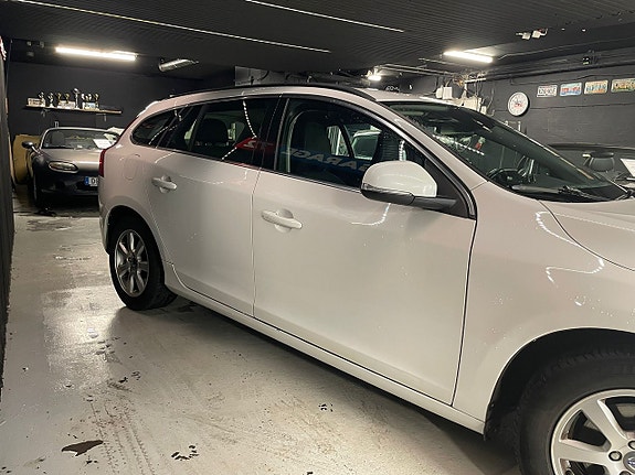 Volvo V60 6 of 15