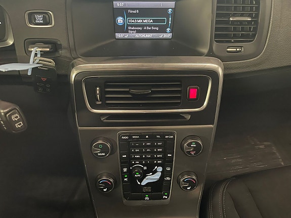 Volvo V60 13 of 15