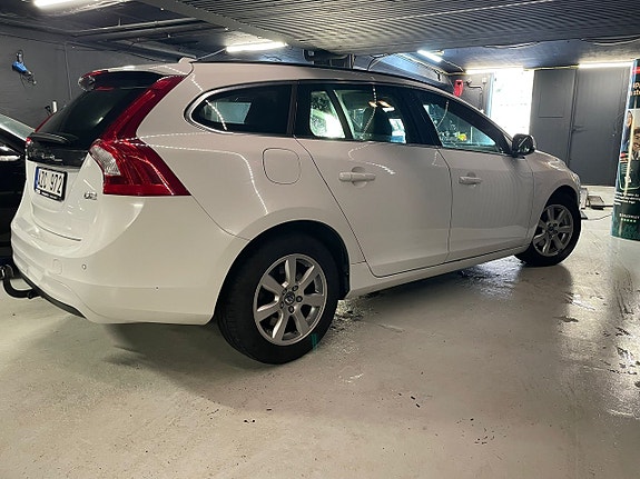 Volvo V60 5 of 15