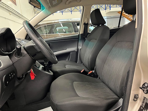 Hyundai i10 12 of 15
