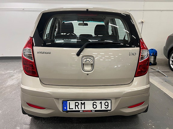 Hyundai i10 4 of 15