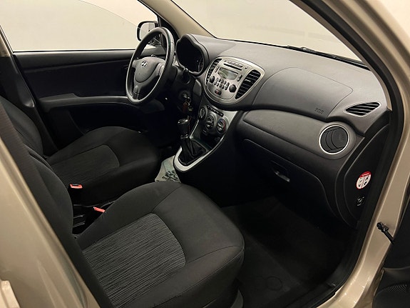 Hyundai i10 8 of 15