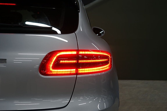 Porsche Macan S 19 of 25