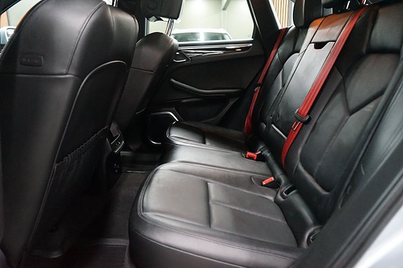Porsche Macan S 14 of 25