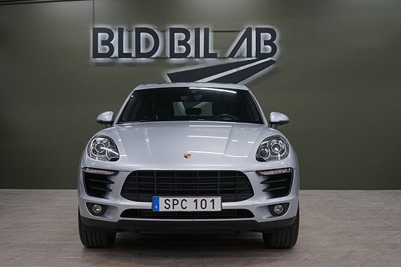 Porsche Macan S 3 of 5