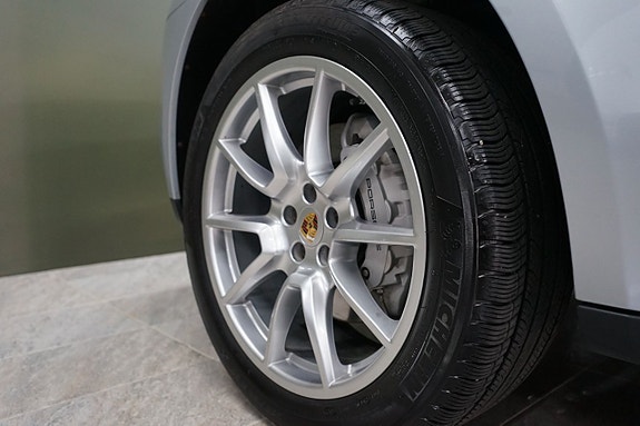 Porsche Macan S 25 of 25