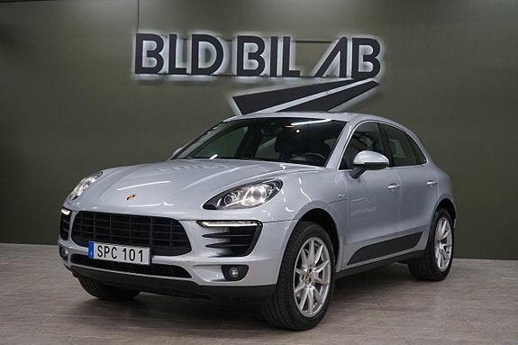 Porsche Macan S 2 of 5