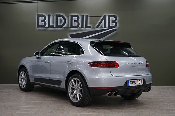 Porsche Macan S 5 of 5