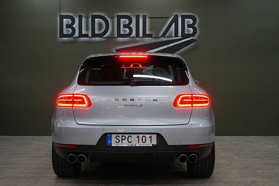 Porsche Macan S 6 of 25