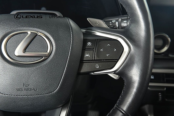 Lexus RX450h+ 14 of 23