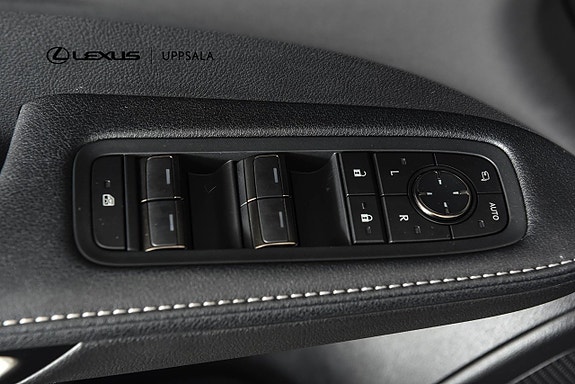 Lexus RX450h+ 12 of 23