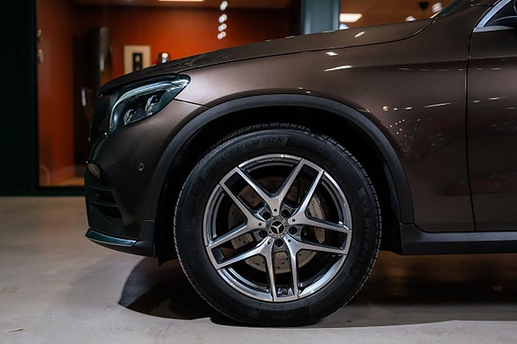 Mercedes-Benz GLC250 5 of 5