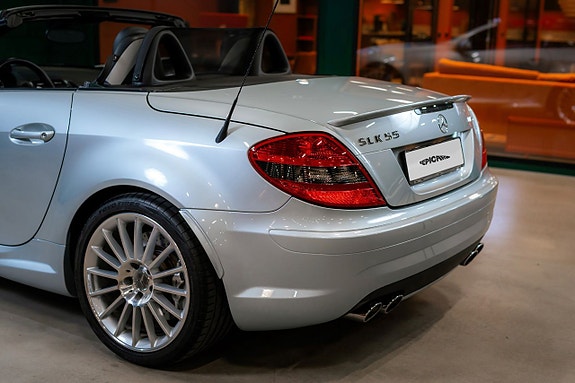 Mercedes-Benz SLK55 5 of 23