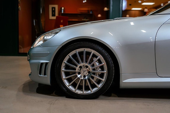 Mercedes-Benz SLK55 8 of 23