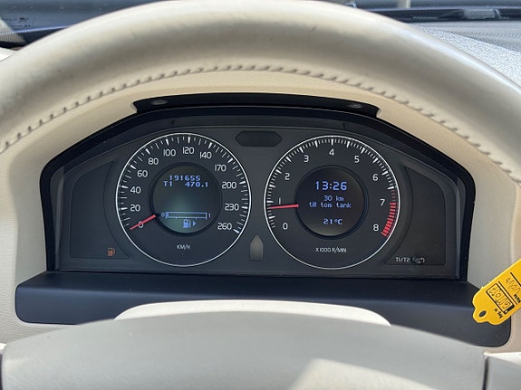 Volvo V70 3 of 5