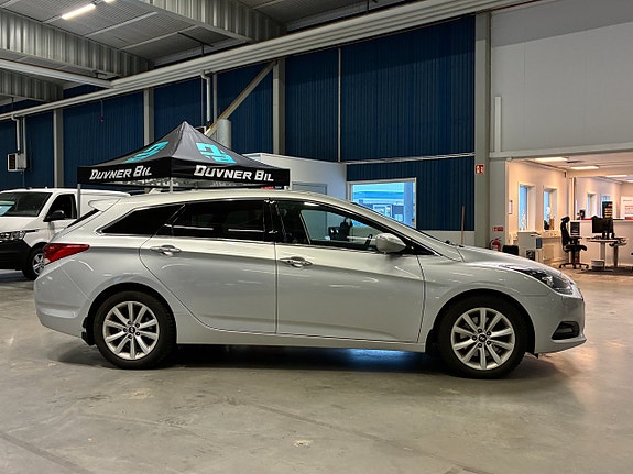 Hyundai i40 2 of 5
