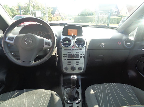 Opel Corsa 12 of 14