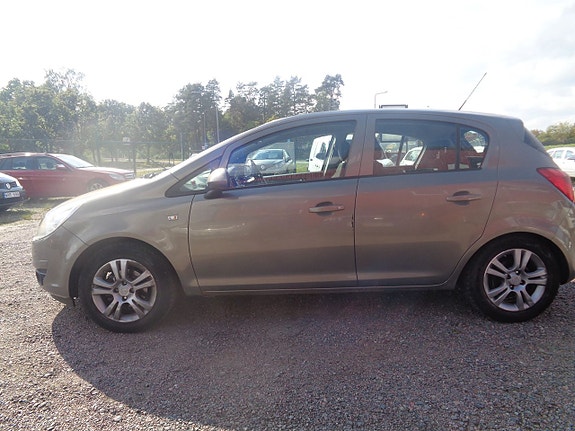 Opel Corsa 2 of 5