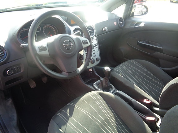 Opel Corsa 14 of 14