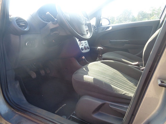 Opel Corsa 13 of 14