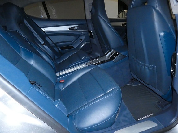 Porsche Panamera Turbo 6 of 17