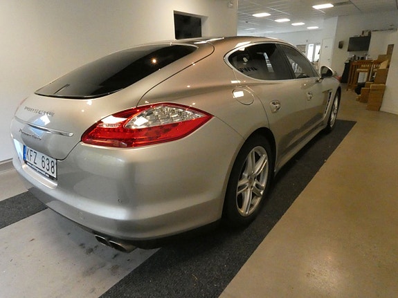 Porsche Panamera Turbo 2 of 5