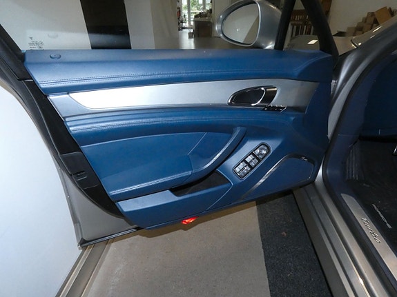 Porsche Panamera Turbo 15 of 17