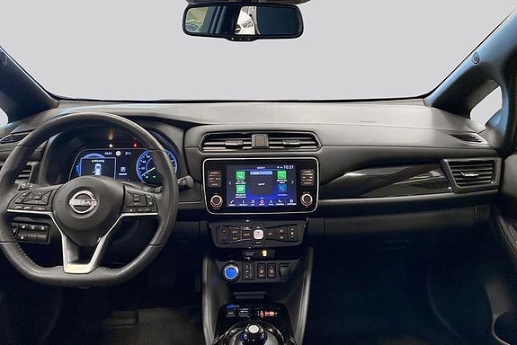Nissan Leaf 7 of 15