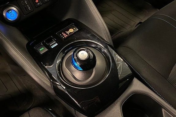 Nissan Leaf 12 of 15