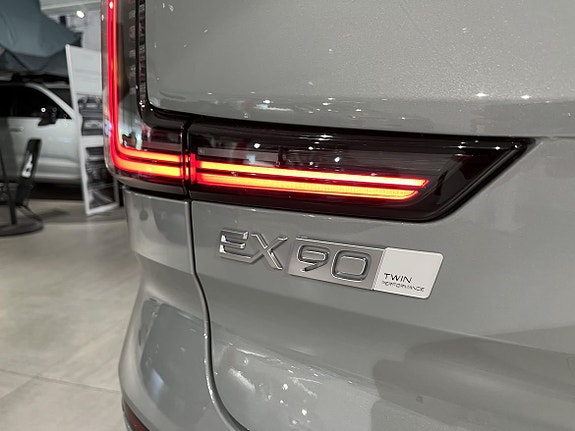 Volvo EX90 15 of 15