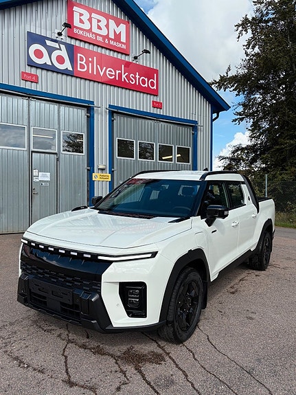 KGM Musso EV 2 of 5