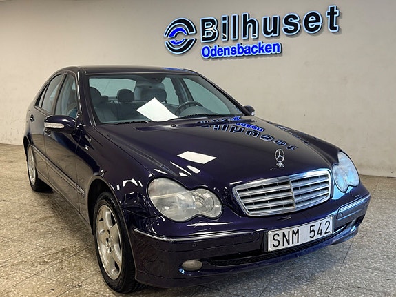 Mercedes-Benz C320 8 of 21