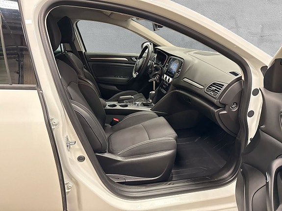 Renault Megane 12 of 24