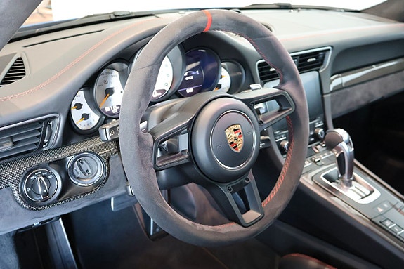 Porsche 911 GT3 5 of 5