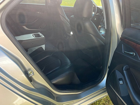 Cadillac CTS 10 of 12