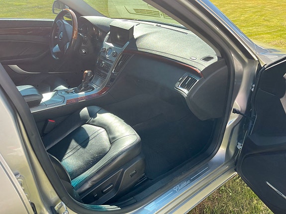 Cadillac CTS 11 of 12