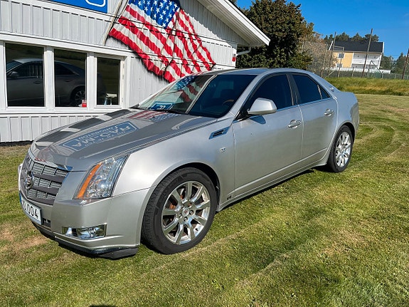 Cadillac CTS 2 of 12