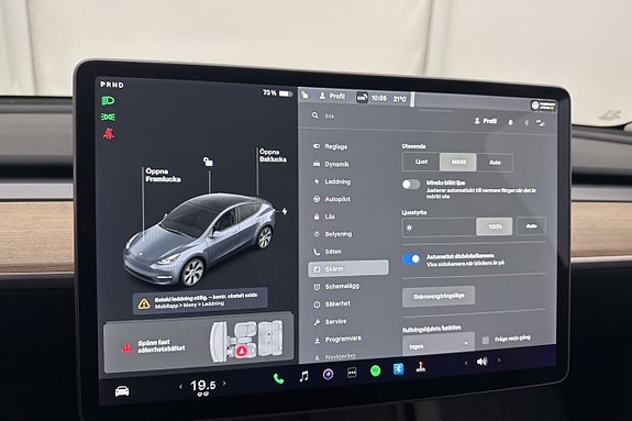 Tesla Model Y 25 of 30