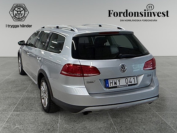 Volkswagen Passat Alltrack 3 of 5