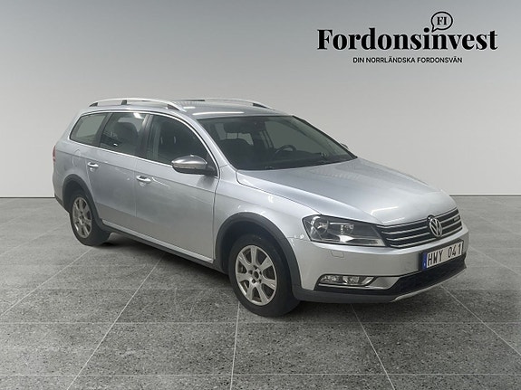 Volkswagen Passat Alltrack 2 of 5