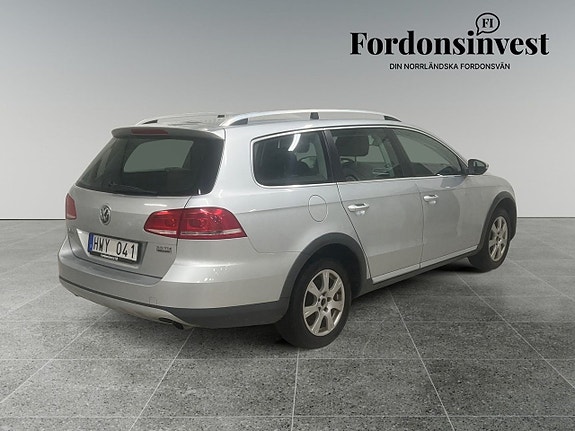 Volkswagen Passat Alltrack 3 of 5