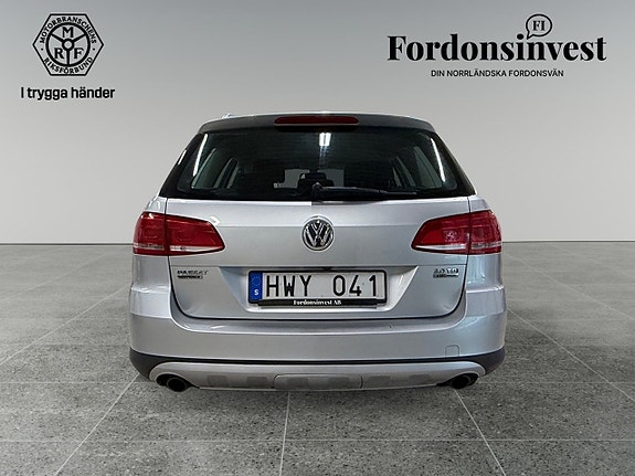 Volkswagen Passat Alltrack 4 of 5