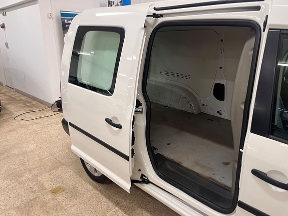 Volkswagen Caddy Maxi 9 of 12