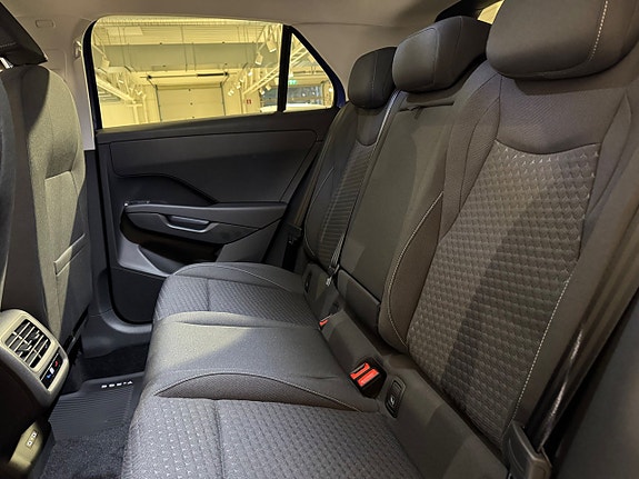 Volkswagen T-Roc 18 of 30