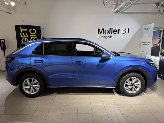 Volkswagen T-Roc 2 of 30