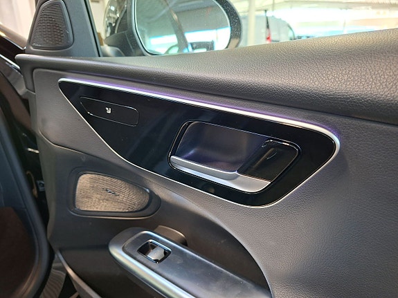 Mercedes-Benz C200 10 of 23