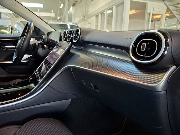Mercedes-Benz C200 9 of 23