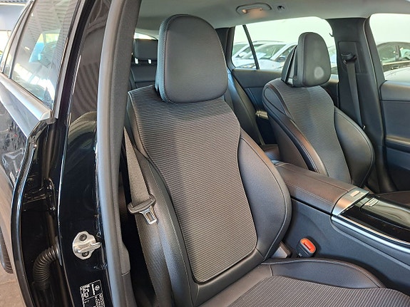 Mercedes-Benz C200 11 of 23